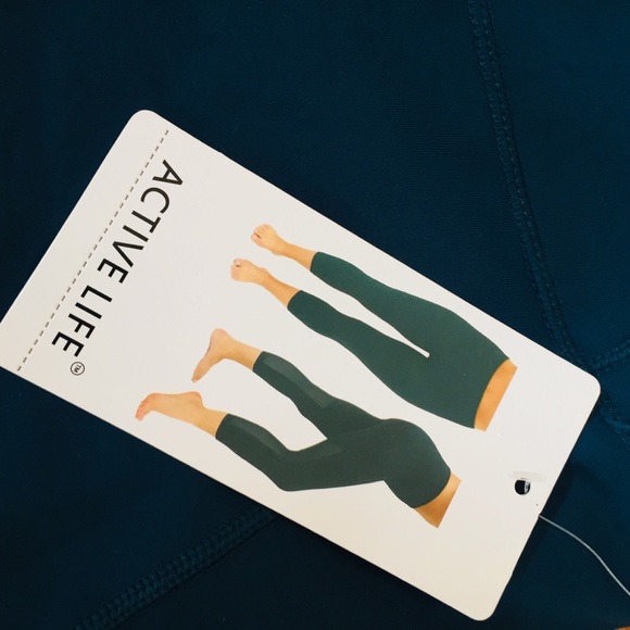 Cropped yoga pants - Picture 3 of 6